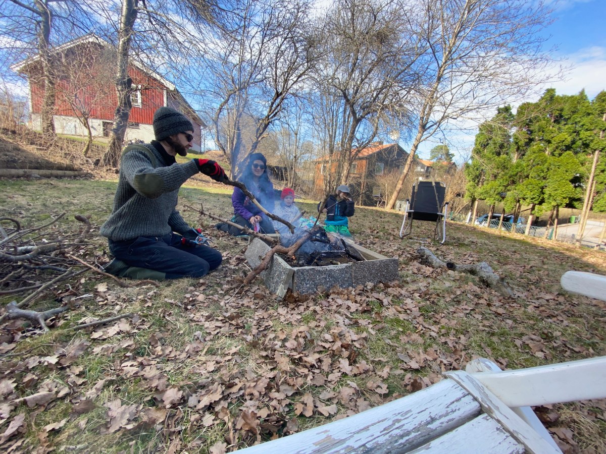 Dando un paso atrás & STOCKBROT de&nbsp;pascua